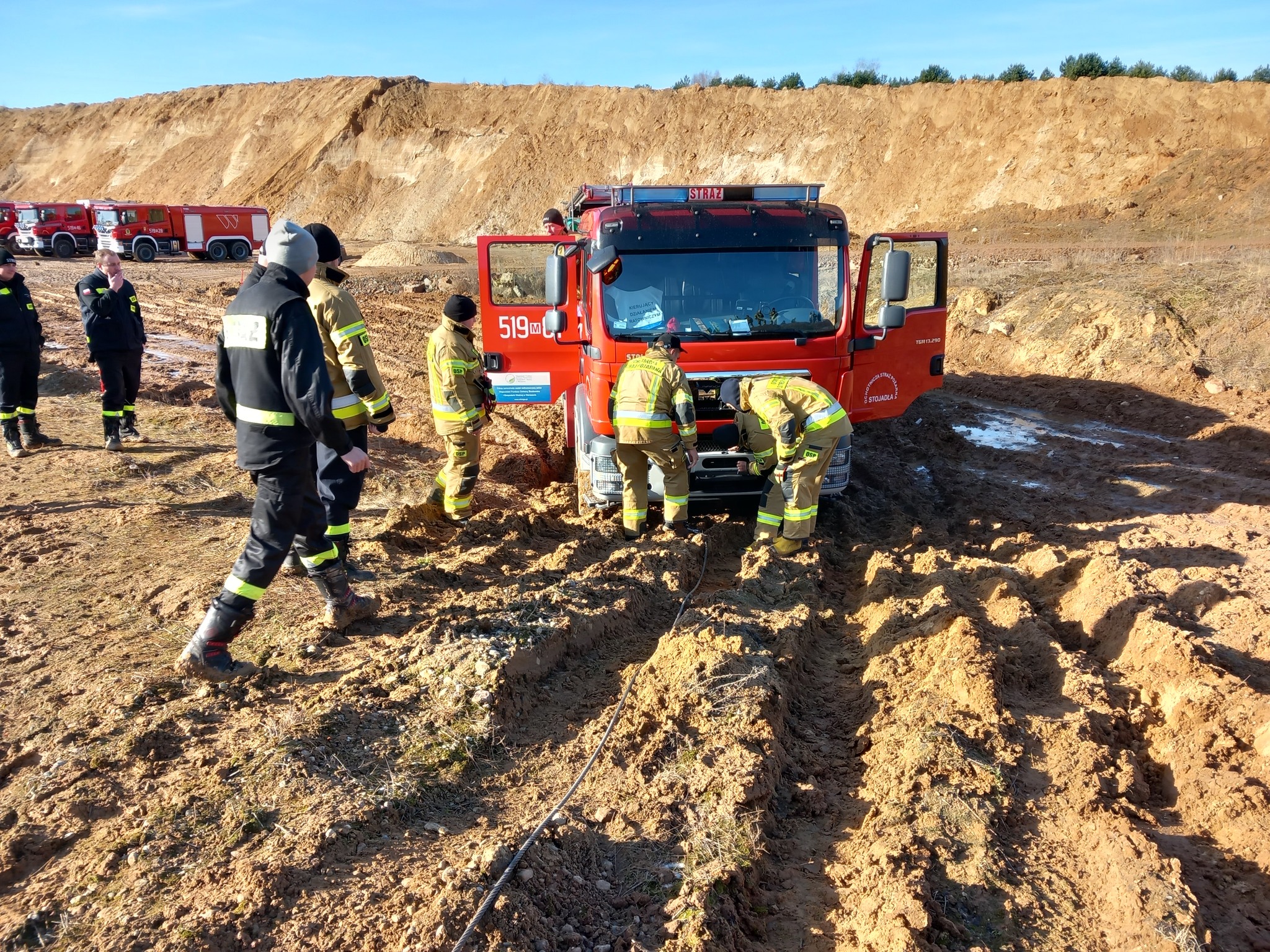 DRAGON WINCH oficjalnym partnerem Ogólnopolskich szkoleń z bezpiecznej jazdy wozami pożarniczymi w trudnym terenie!